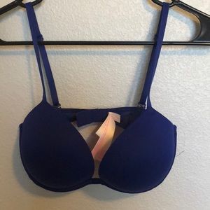 Victoria’s Secret-Pink Bombshell Bra 32D
